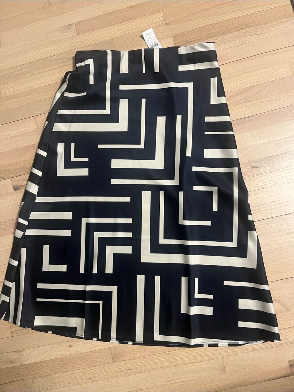 Ann Taylor Navy and Cream Geometric A-Line Skirt